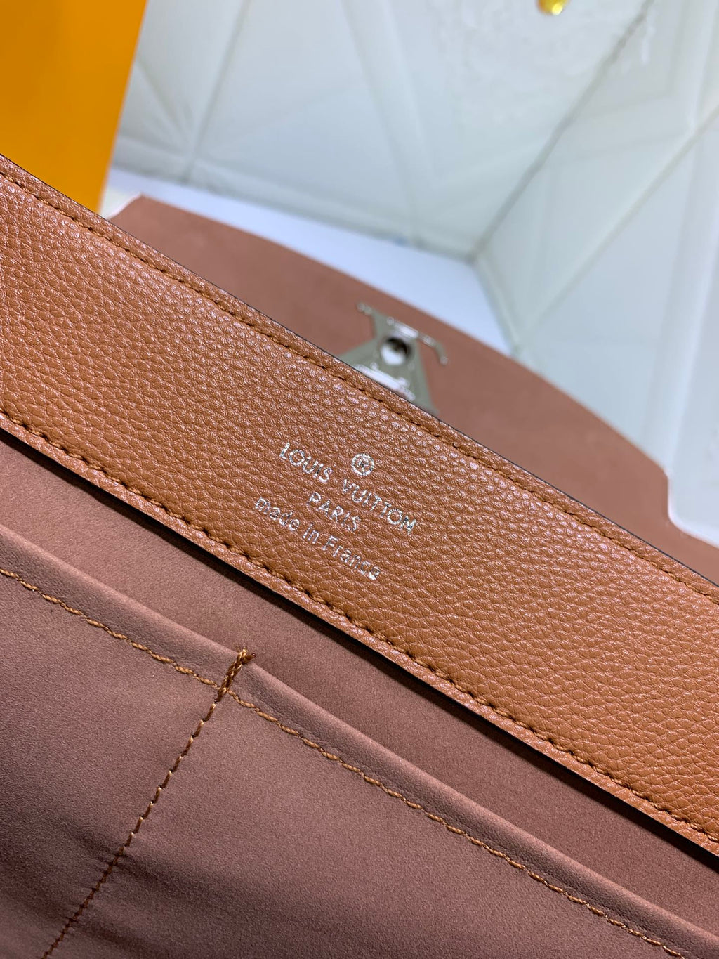 EN - Luxury Bags LUV 746