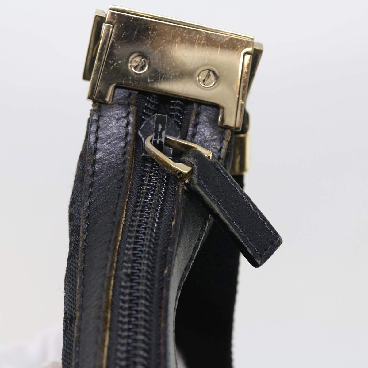 GUCCI GG Canvas Shoulder Bag Black 019 0433 56218