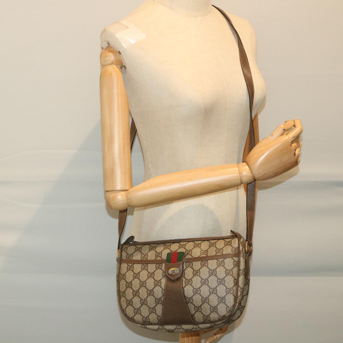GUCCI GG Supreme Web Sherry Line Shoulder Bag Beige Red 89 02 032 56367