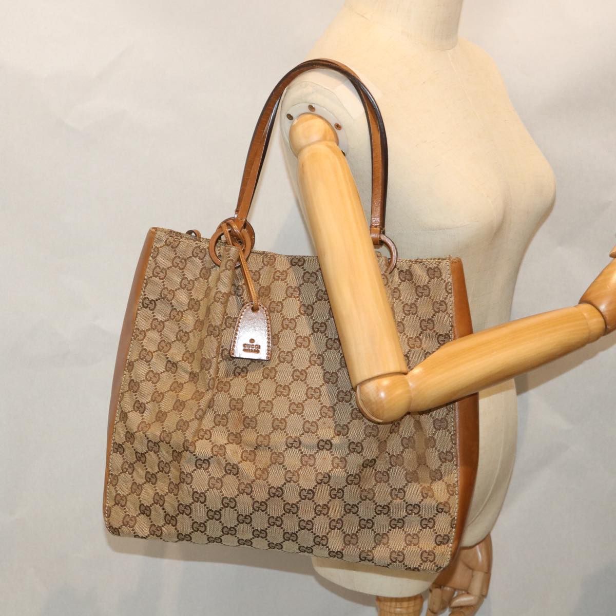 GUCCI GG Canvas Shoulder Bag Beige 101920 56682