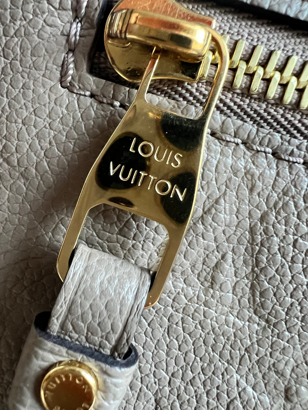 Louis Vuitton Pochette Metis Dune Empreinte (RRP £2,110)