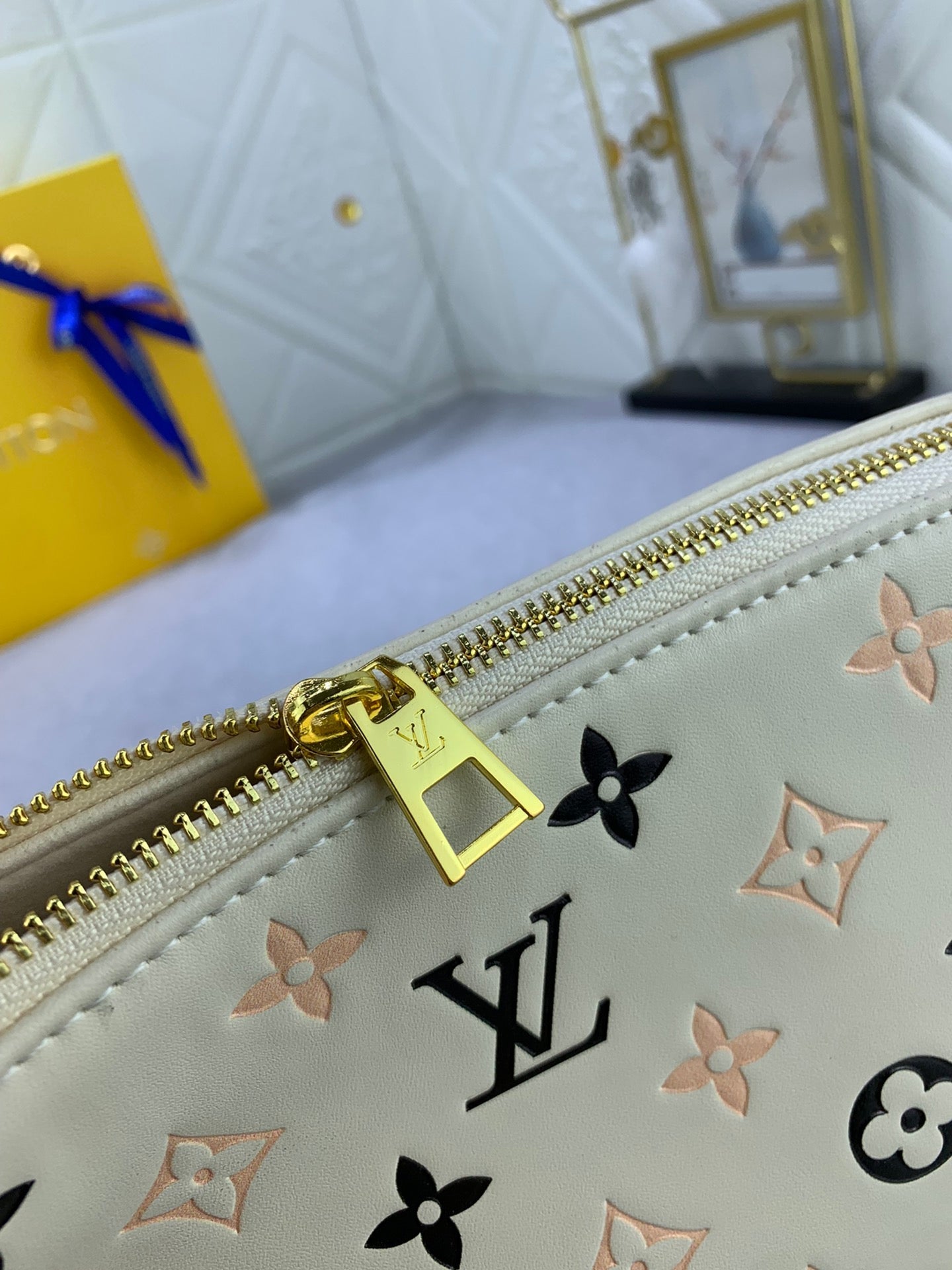 EN - Luxury Bags LUV 881