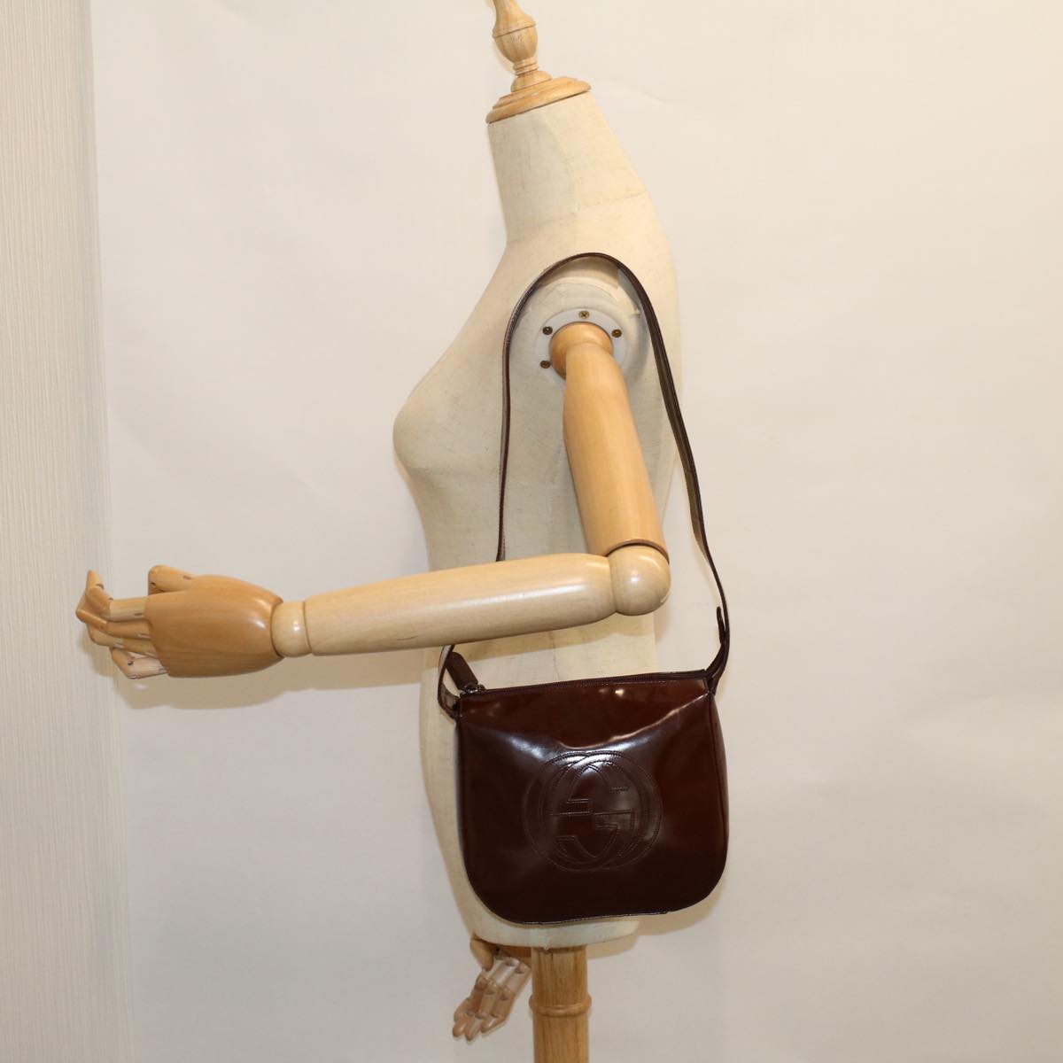 GUCCI Interlocking Shoulder Bag Patent leather Brown 57203