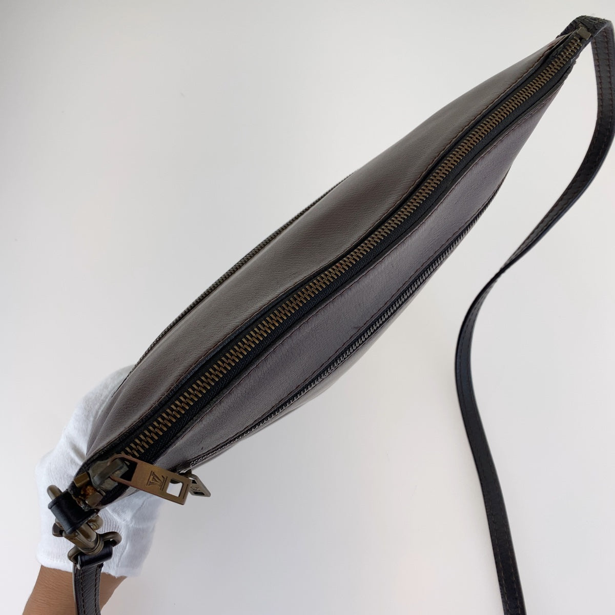 Louis Vuitton Leather Sac Plat Messenger Bag