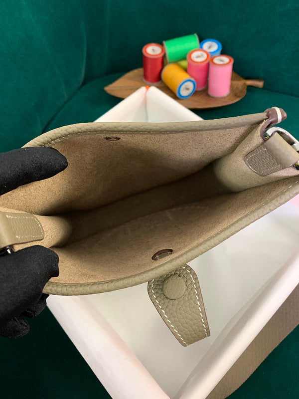Glamy - HMS Bags - 1902
