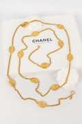 Collier / Sautoir en mÃƒÆ’Ã‚Â©tal dorÃƒÆ’Ã‚Â© Chanel 1980's