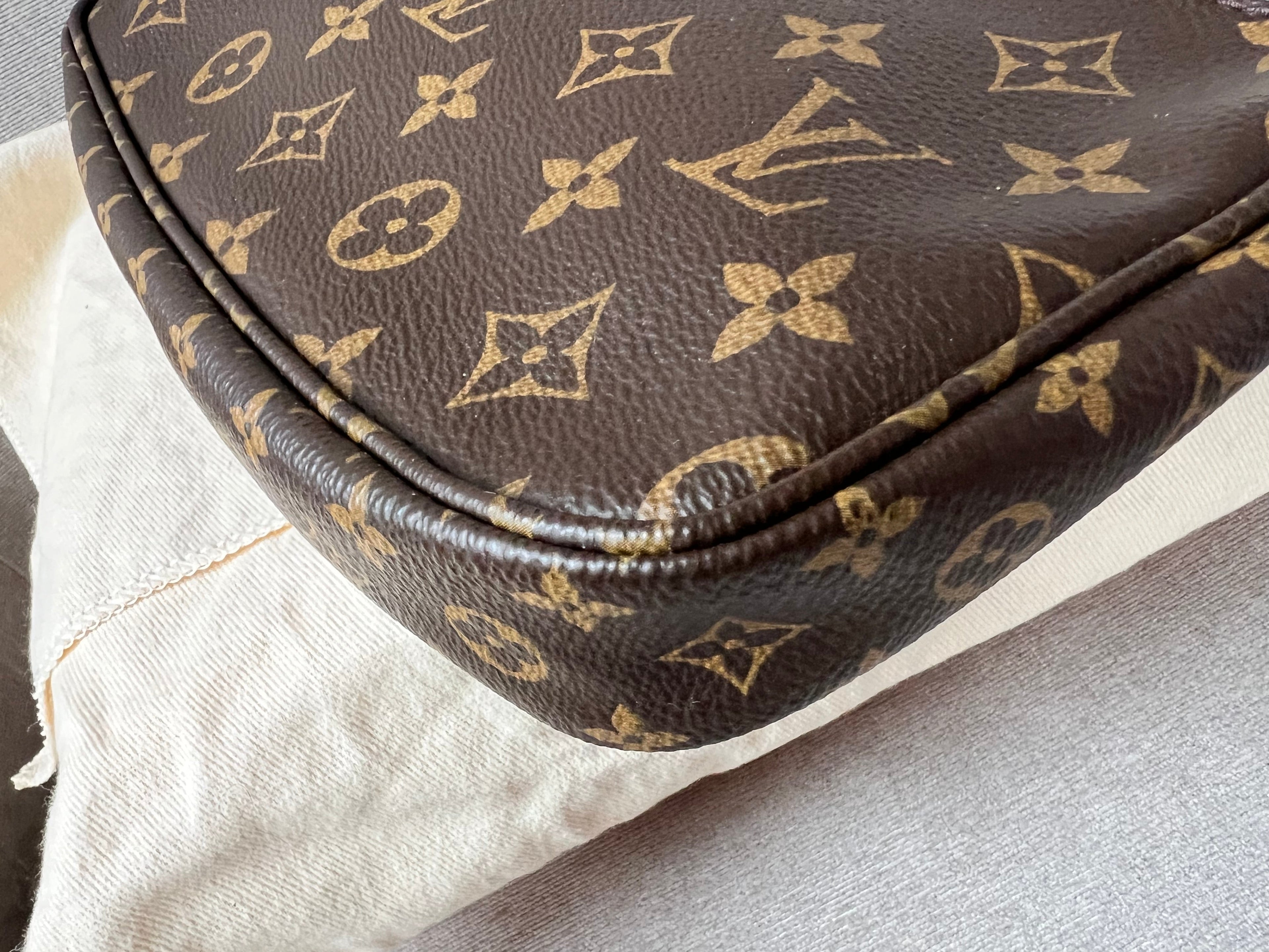 Louis Vuitton Multi Pochette Accessoires Khaki (RRP £1970)