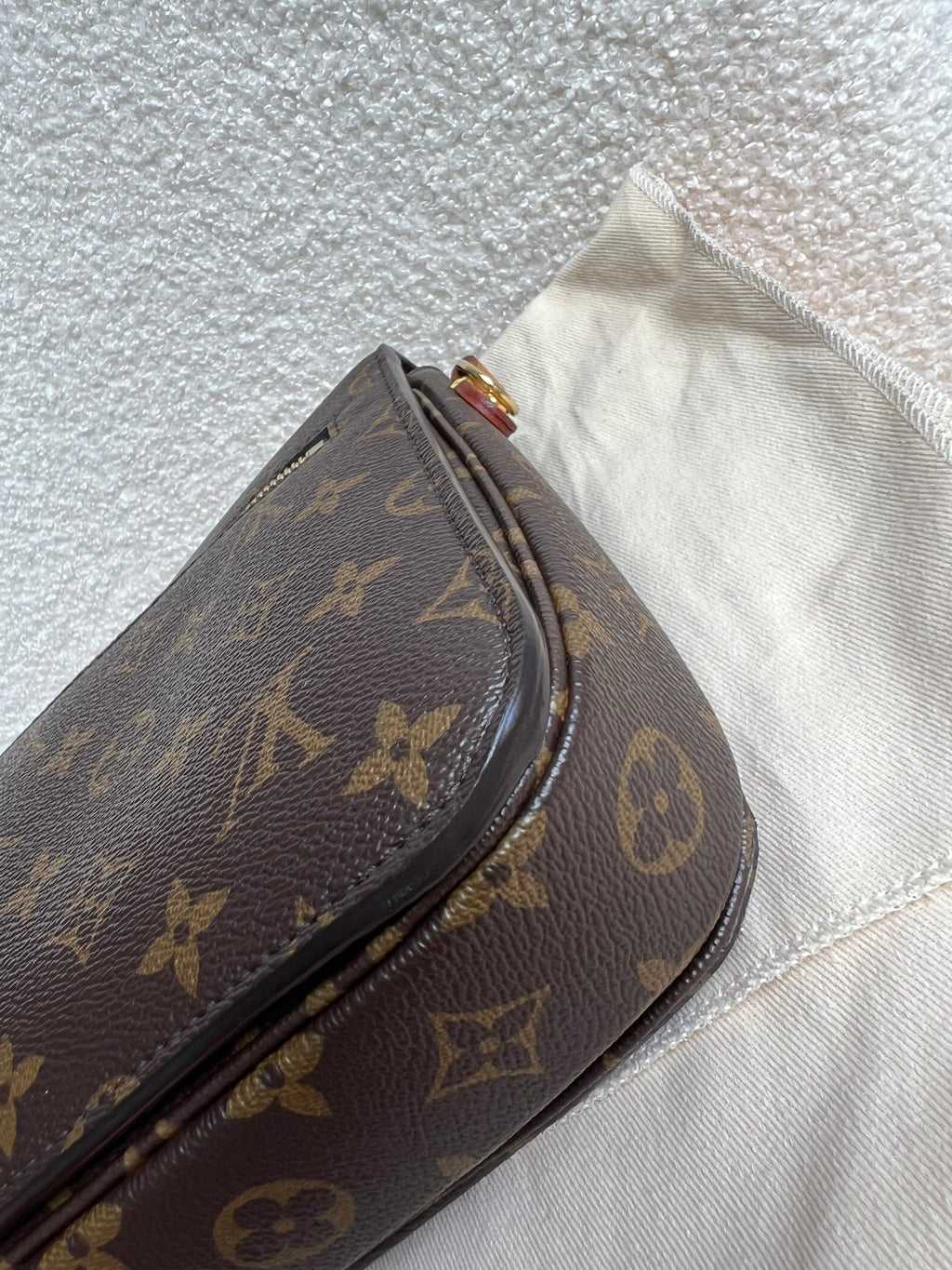 Louis Vuitton Pochette Metis Monogram (RRP £1,970)