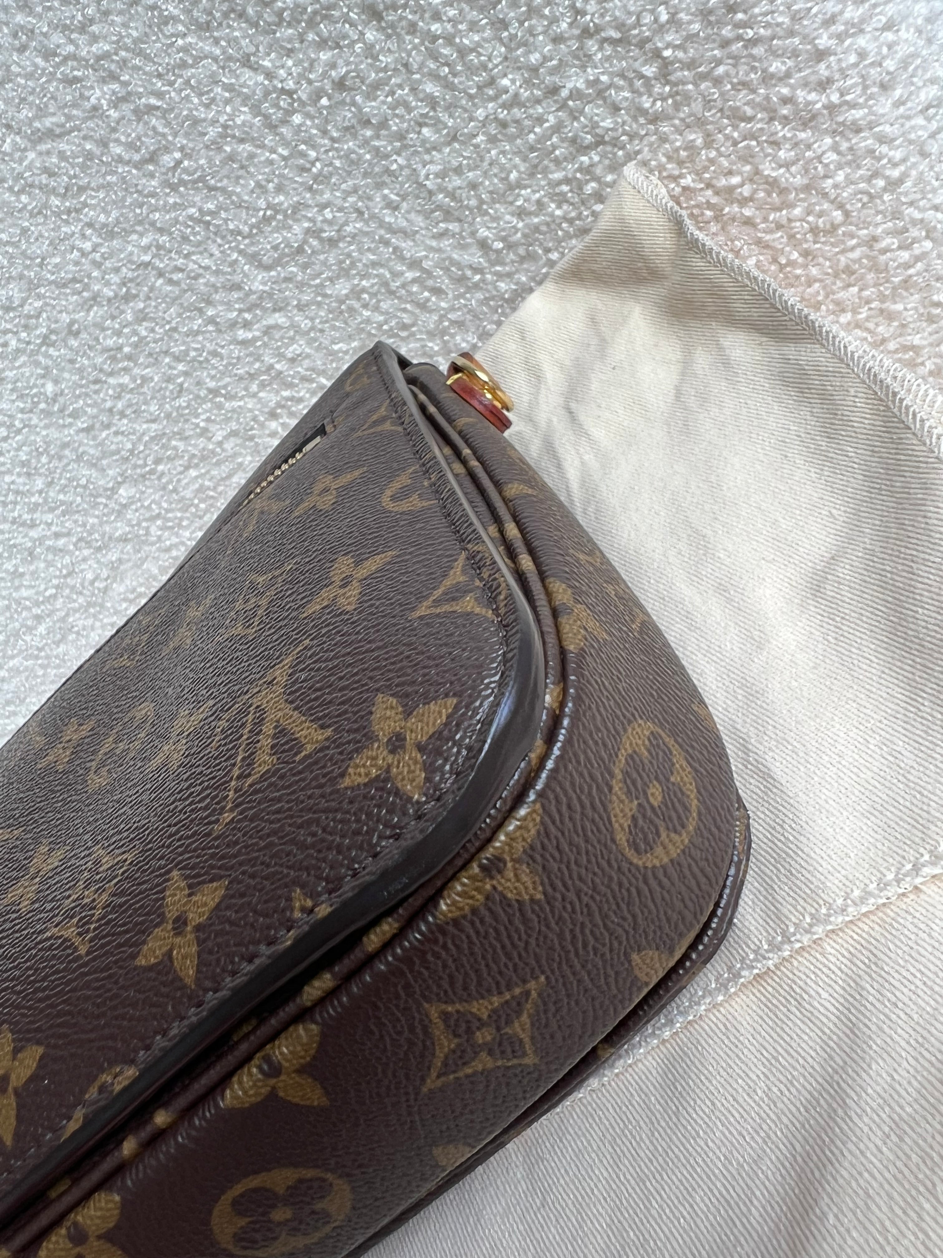 Louis Vuitton Pochette Metis Monogram (RRP £1,970)