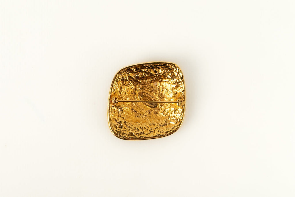 Broche dorée Chanel