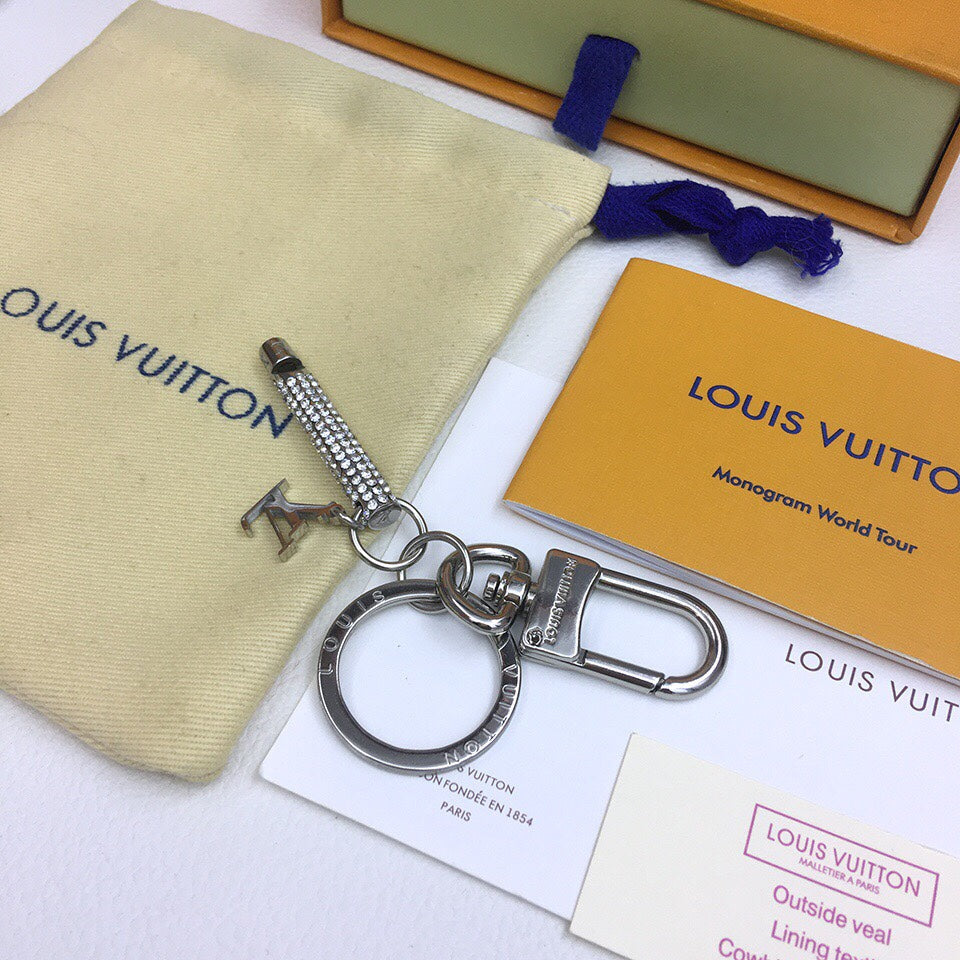 EN - Lux Keychains LUV 072