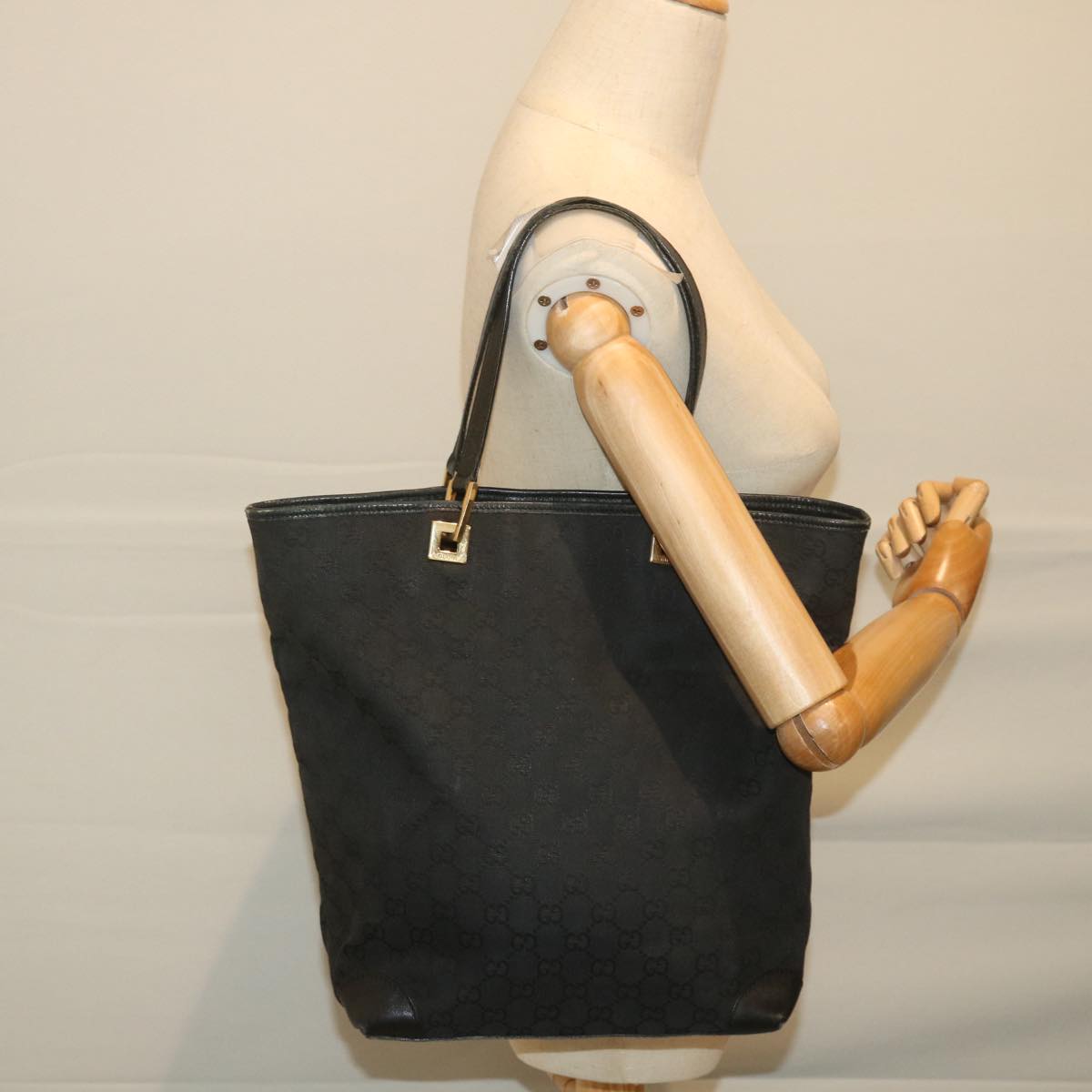 GUCCI GG Canvas Tote Bag Black 002 1098 2404 59972