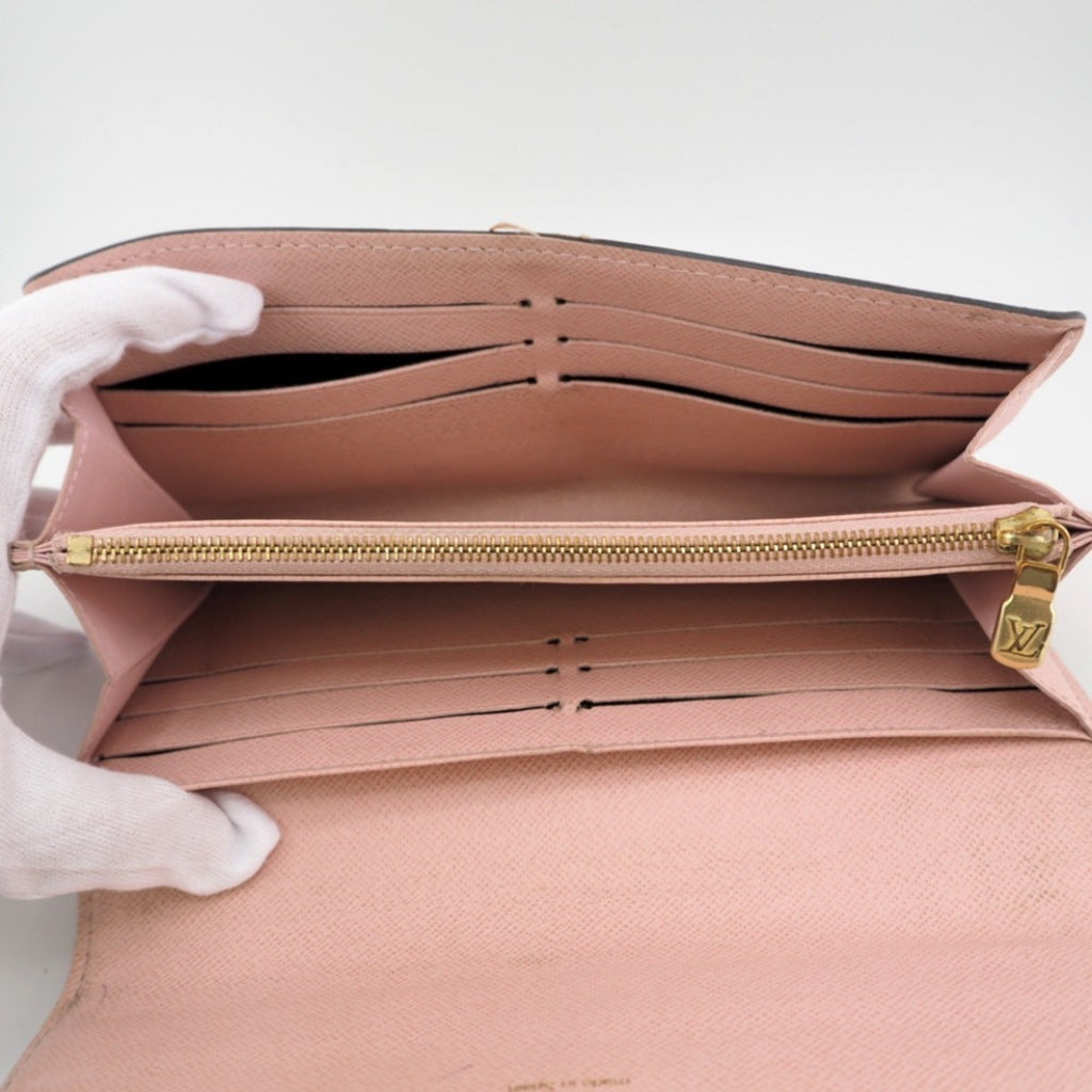 Louis Vuitton  Leather Wallet  ()