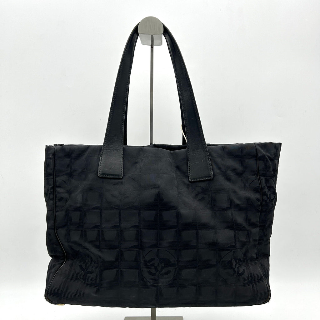 Pre-owned Chanel Tote Bagtravel Line Nylon Black  WD459597