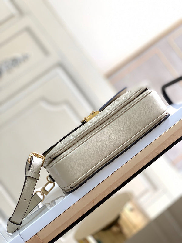 LOV2 Bags - Luxurious Bags  1807