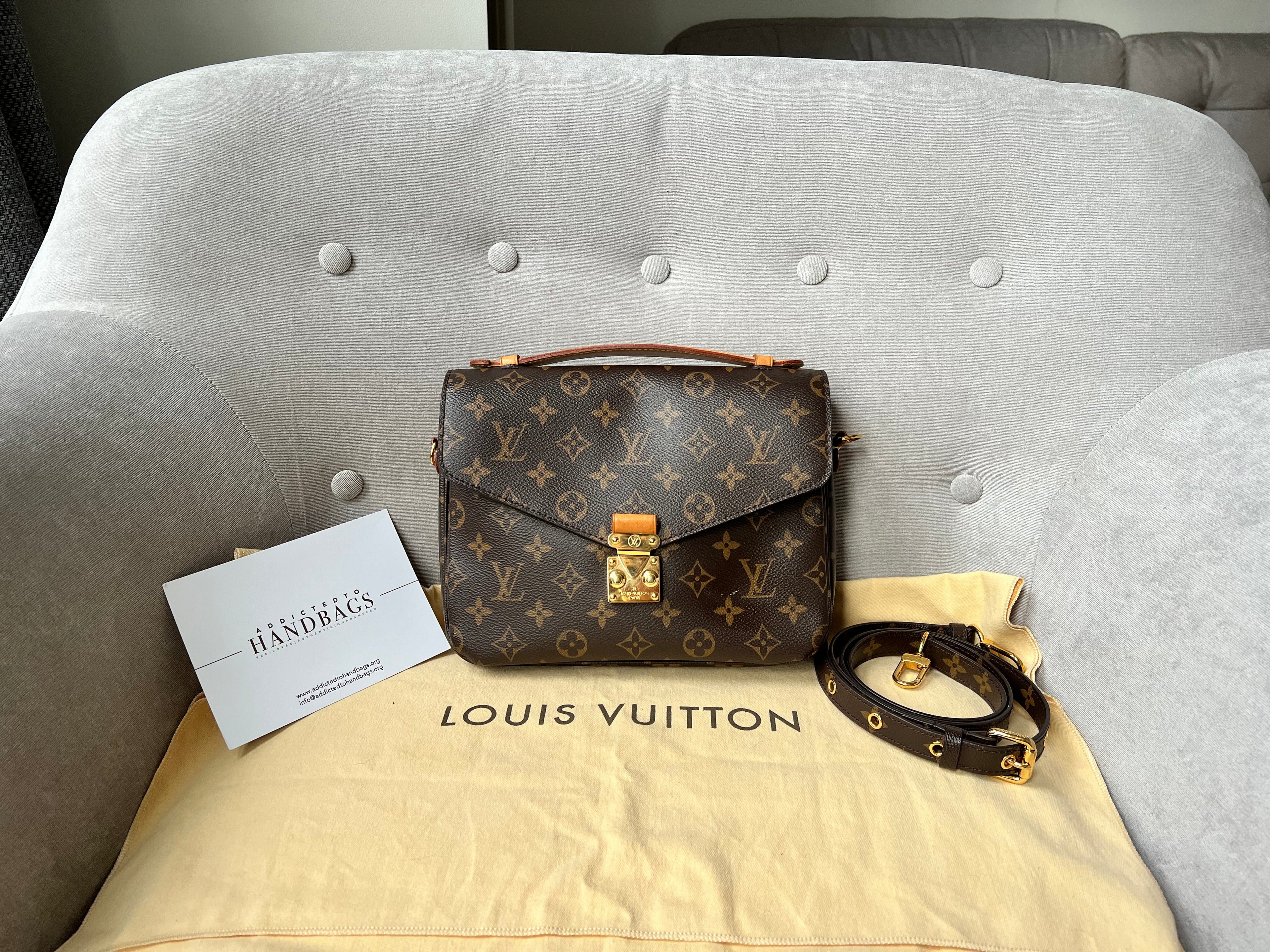 Louis Vuitton Pochette Metis Monogram (RRP £1,970)