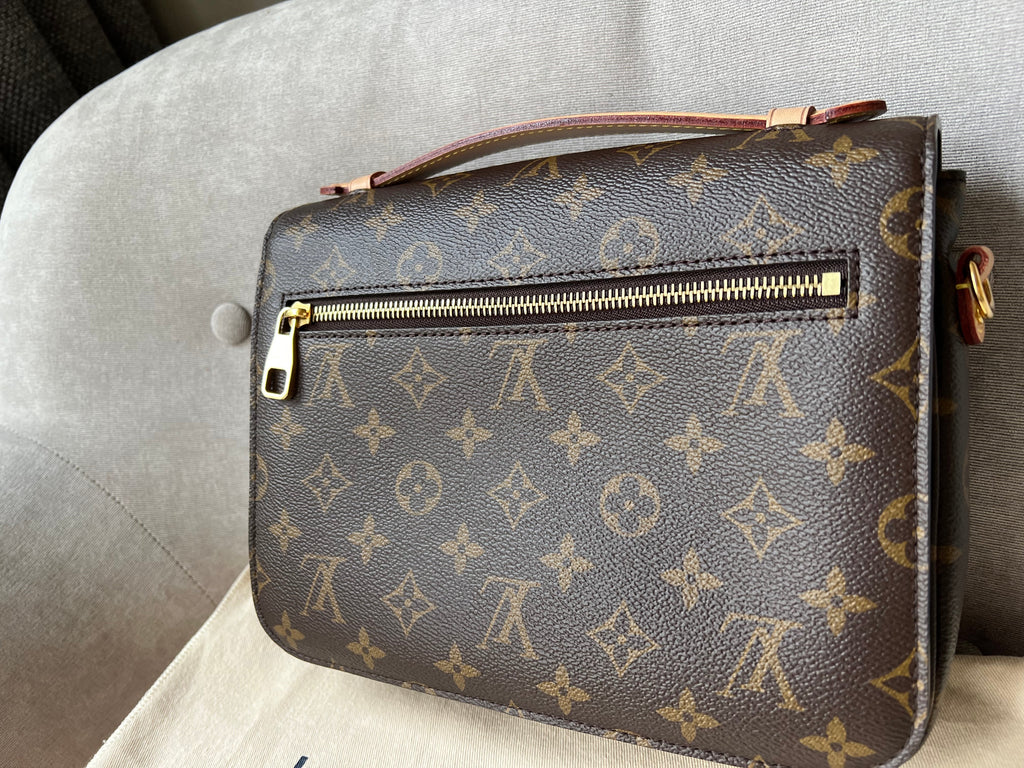 Louis Vuitton Pochette Metis Monogram (RRP £1,970)