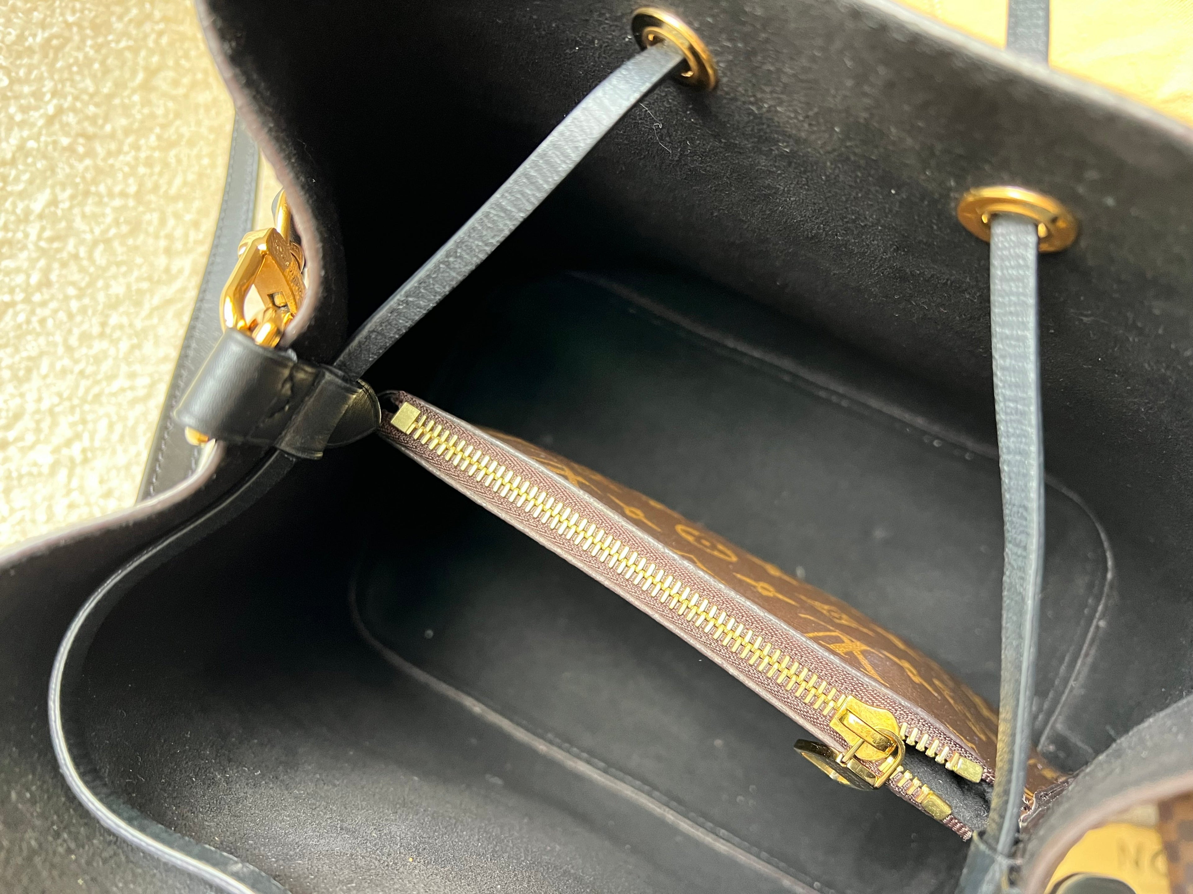 Louis Vuitton Neo Noe Monogram and Black (RRP £1,560)