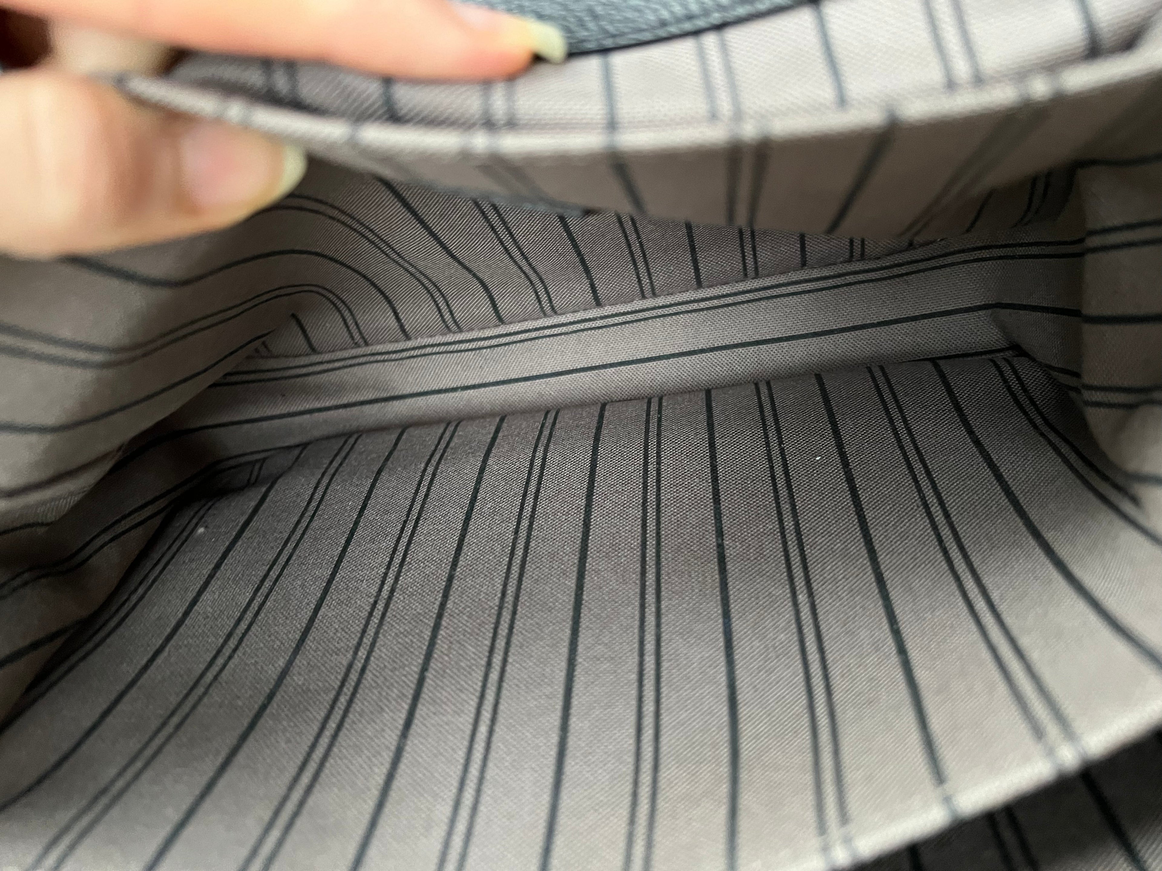Louis Vuitton Pochette Metis Black Empreinte (RRP £2,110)