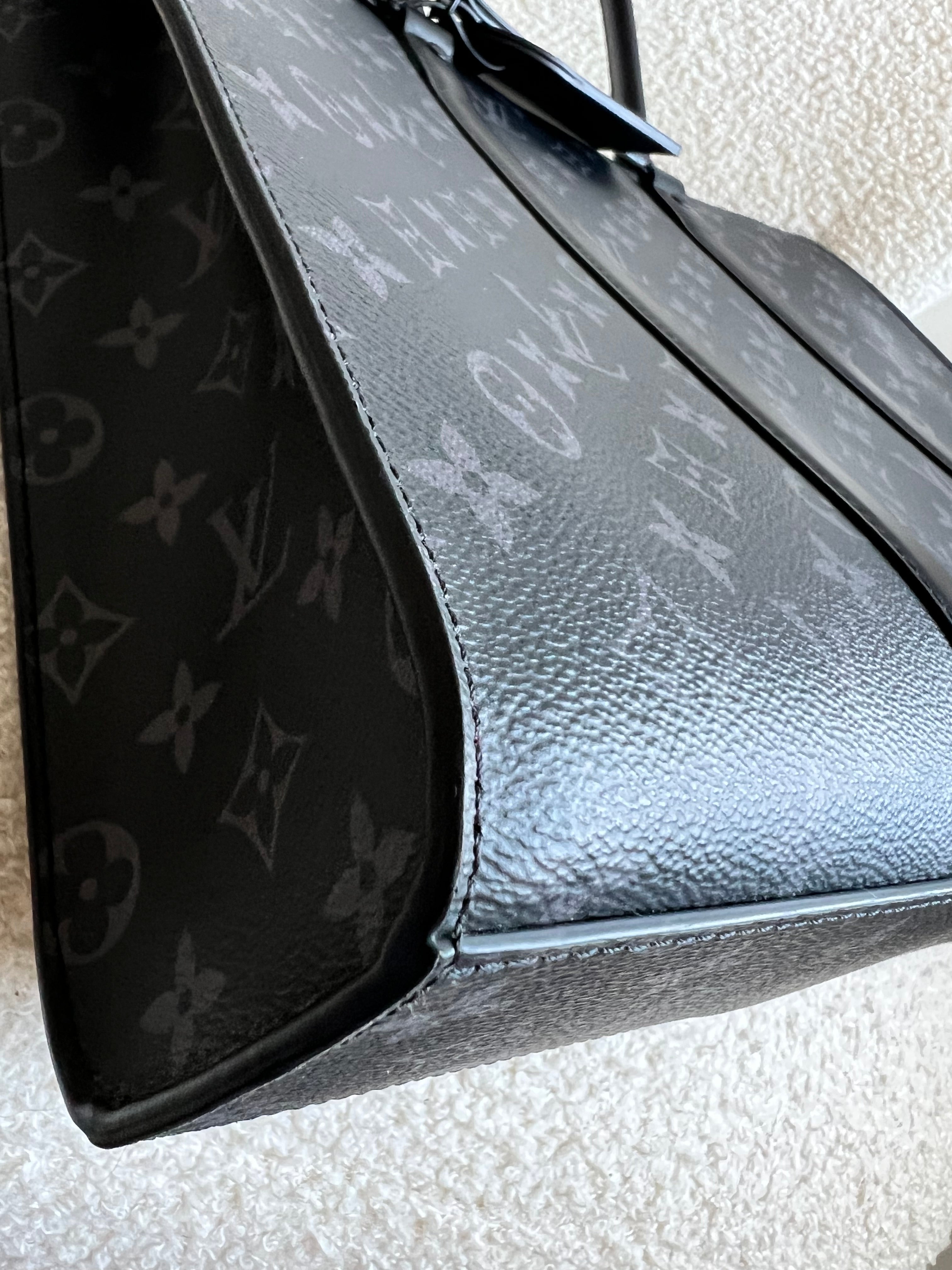 Louis Vuitton Sac Plat Horizontal Zippe Monogram Eclipse (RRP £2060)