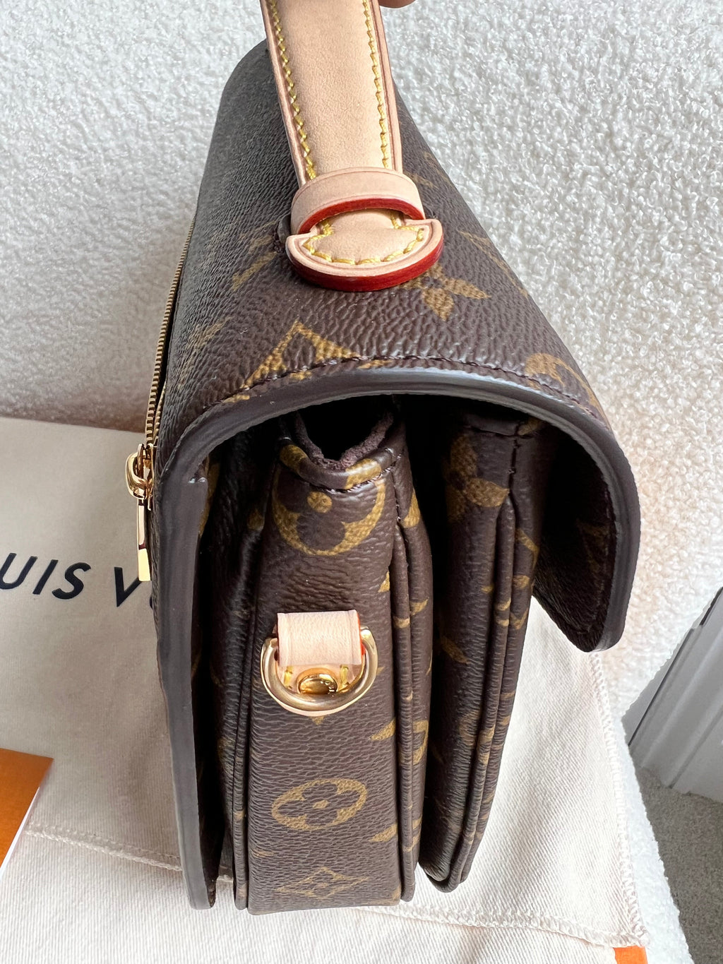 Louis Vuitton Pochette Metis Monogram (RRP £1,970)
