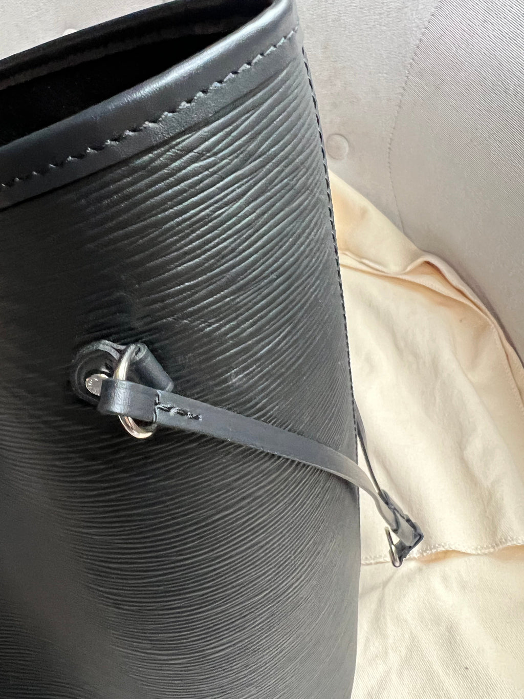 Louis Vuitton Neverfull MM Black Epi Leather (RRP £1,740)
