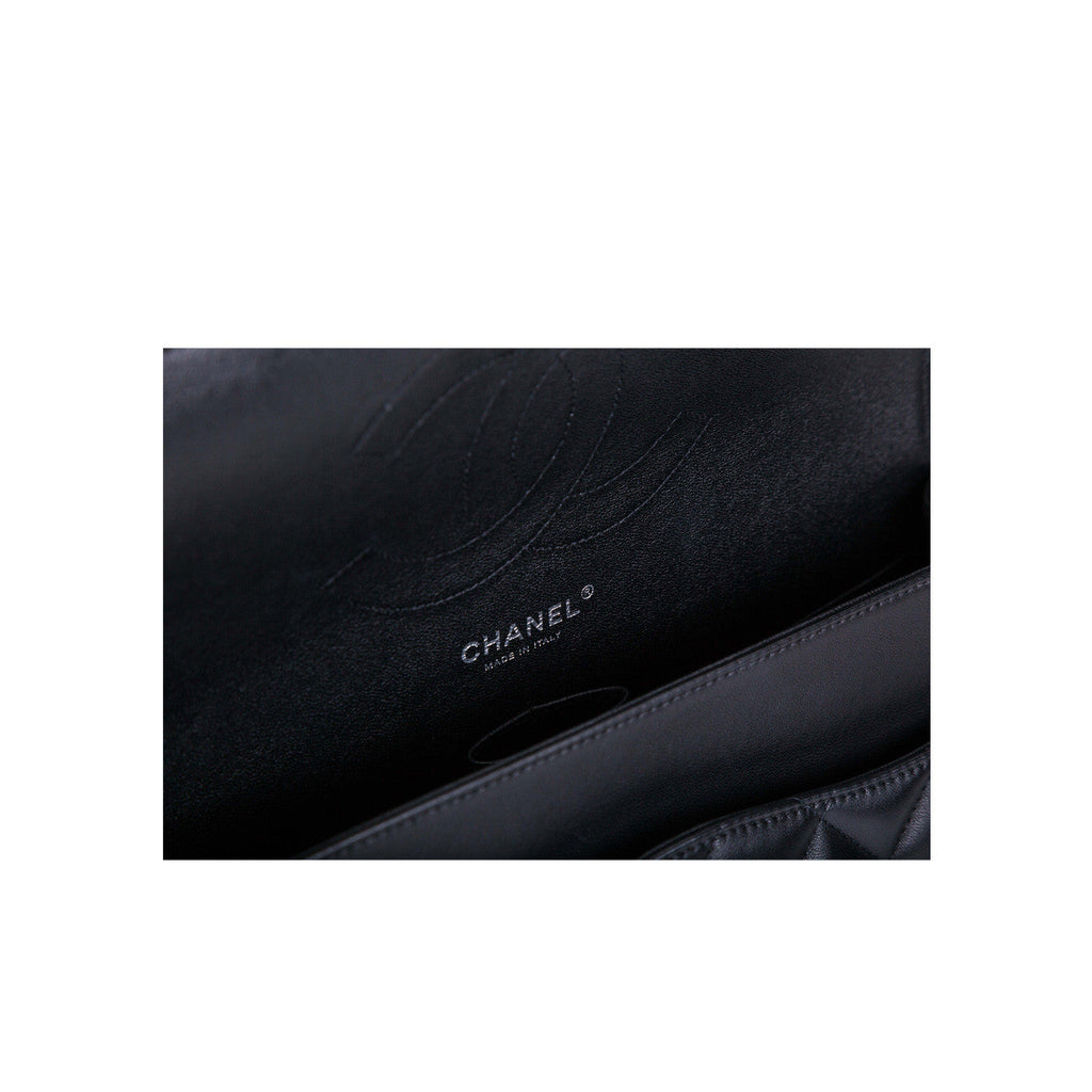 Chanel Classic Flap Jumbo