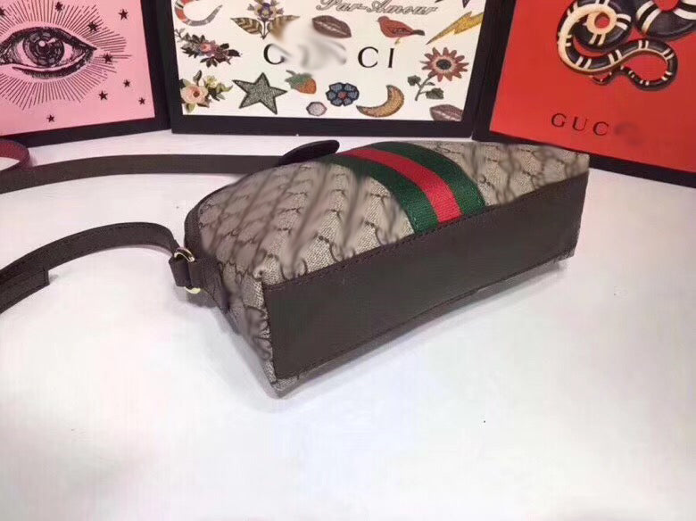 GC082     9.25x7.48x3.15