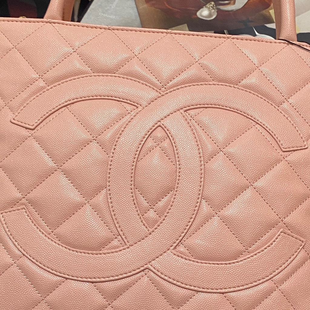 CHLMedallion Tote Gold Hardware Caviar PiNike For Women, Women’s Handbags, Shoulder Bags 15.6in/32cm 