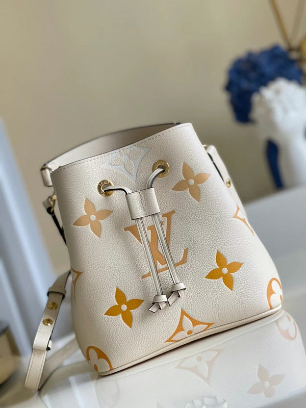 LOV2 Bags - Luxurious Bags  2525