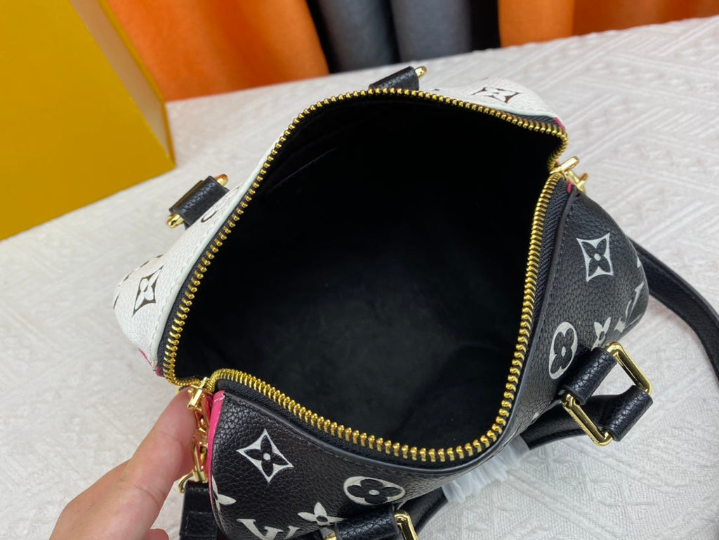 EN - Luxury Bags LUV 779