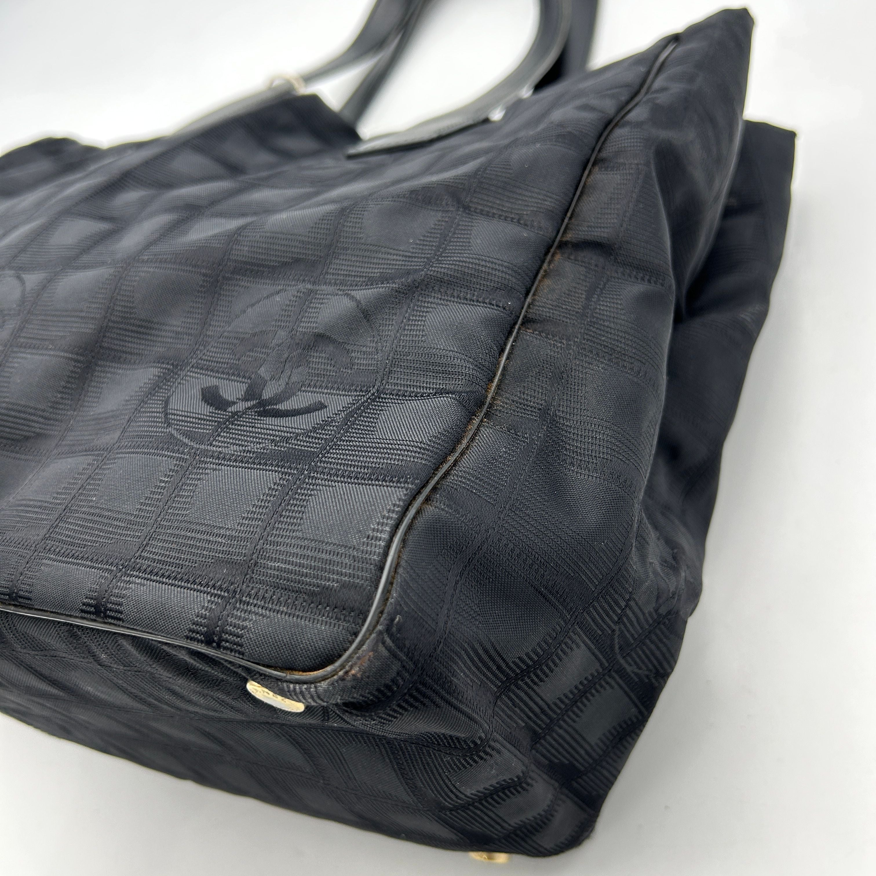 Pre-owned Chanel Tote Bagtravel Line Nylon Black  WD459597