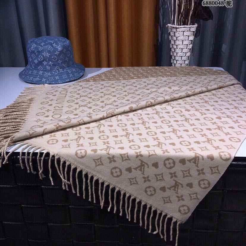 EN - Luxury LUV  Scarf 032