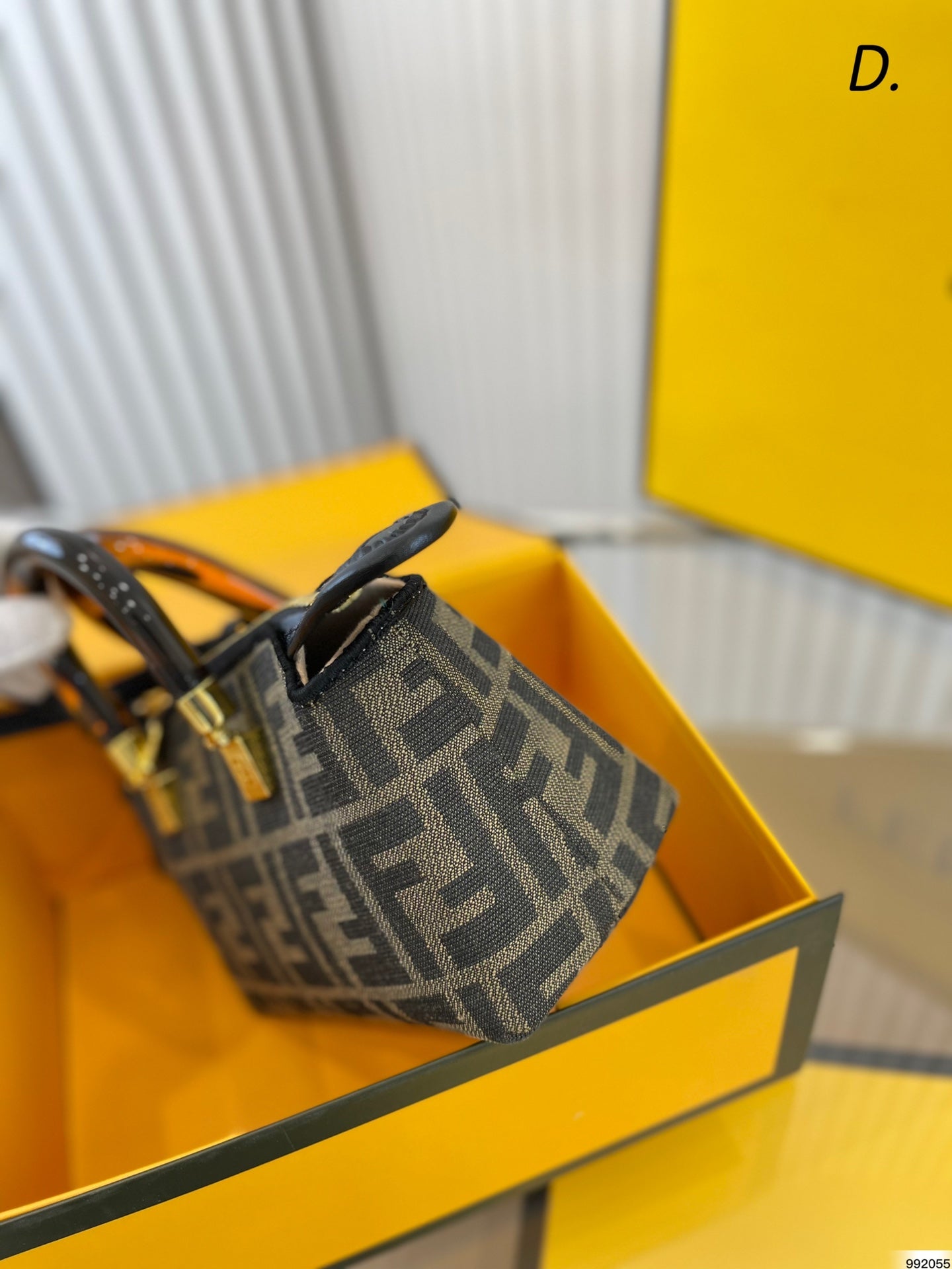 EN - New Lux Bags FEI 276