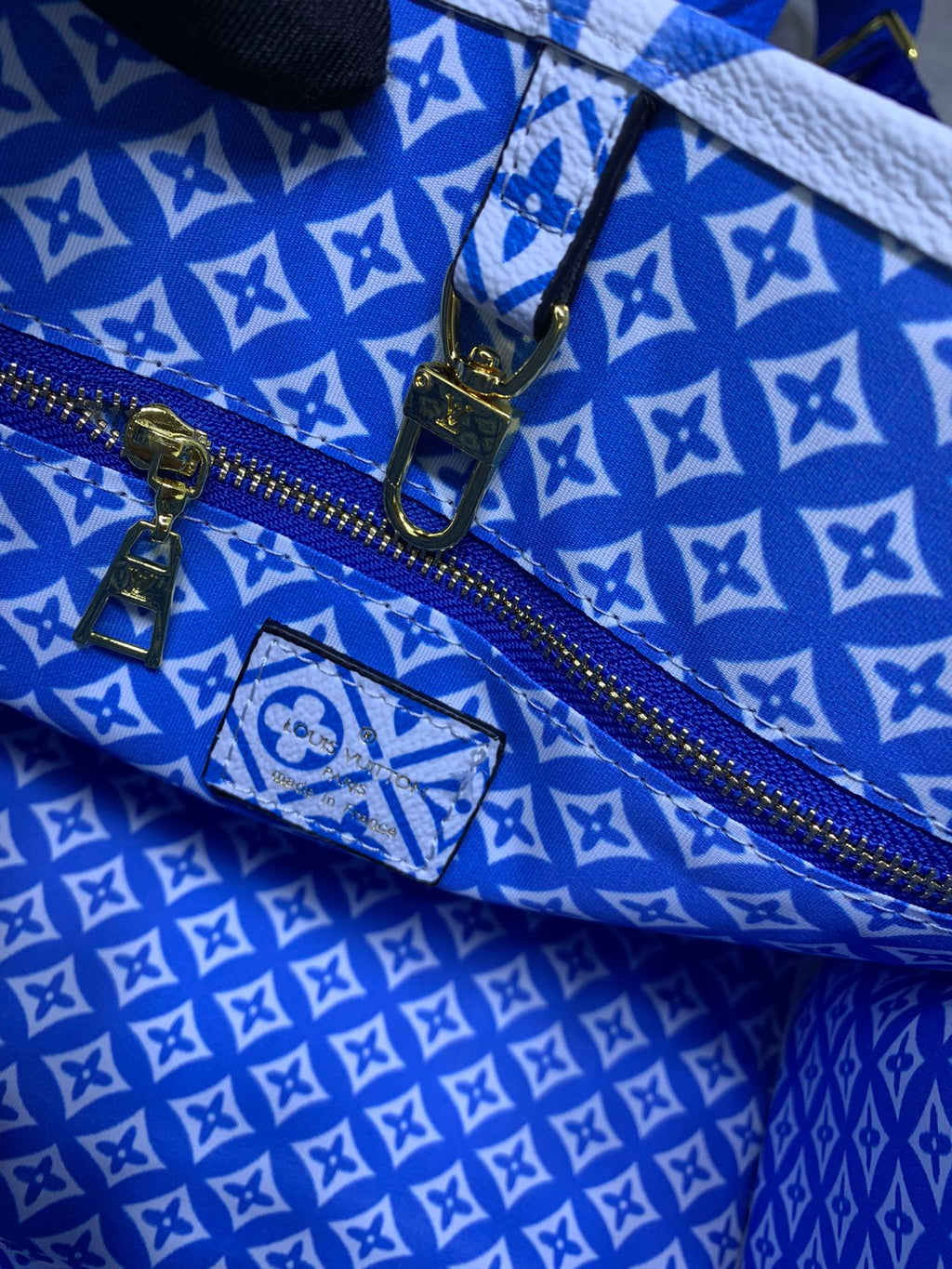 EN - Luxury Bags LUV 820