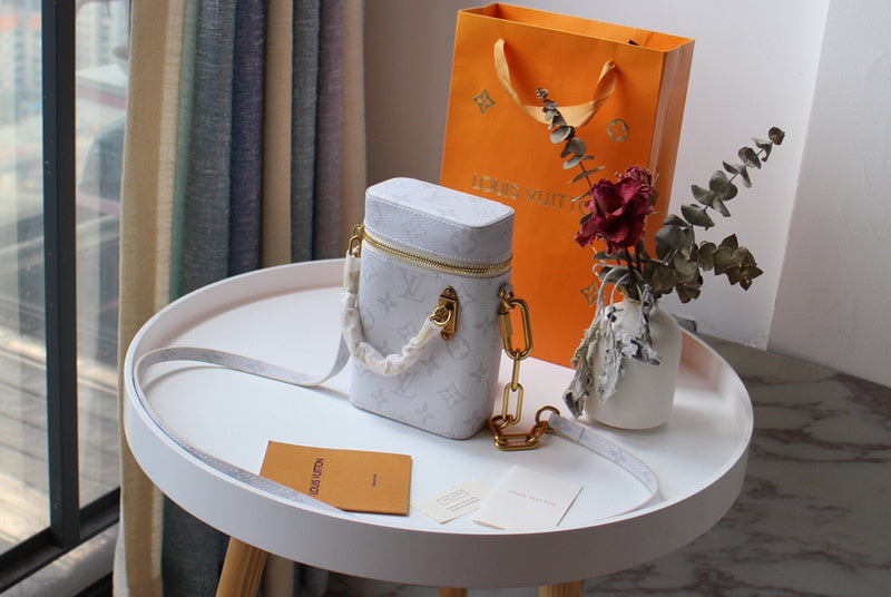 LOV2 Bags - Luxurious Bags  1616