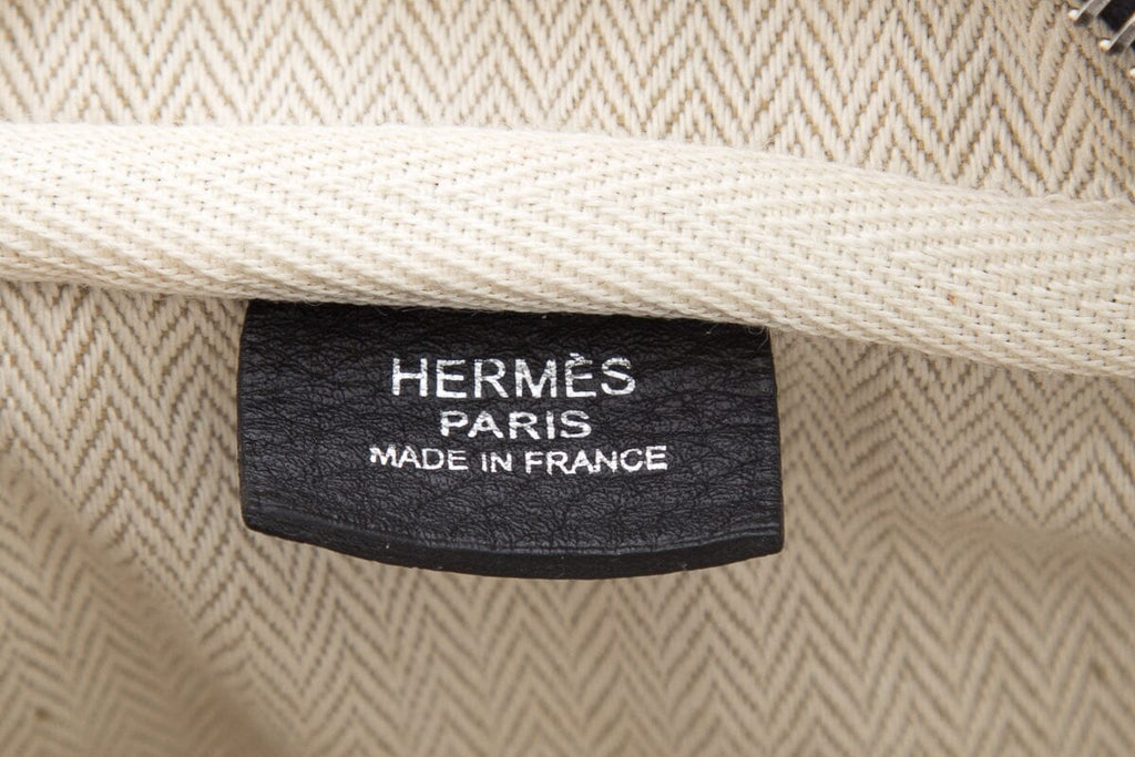 HermÃƒÆ’Ã‚Â¨s Victoria Black Togo Leather Handbag