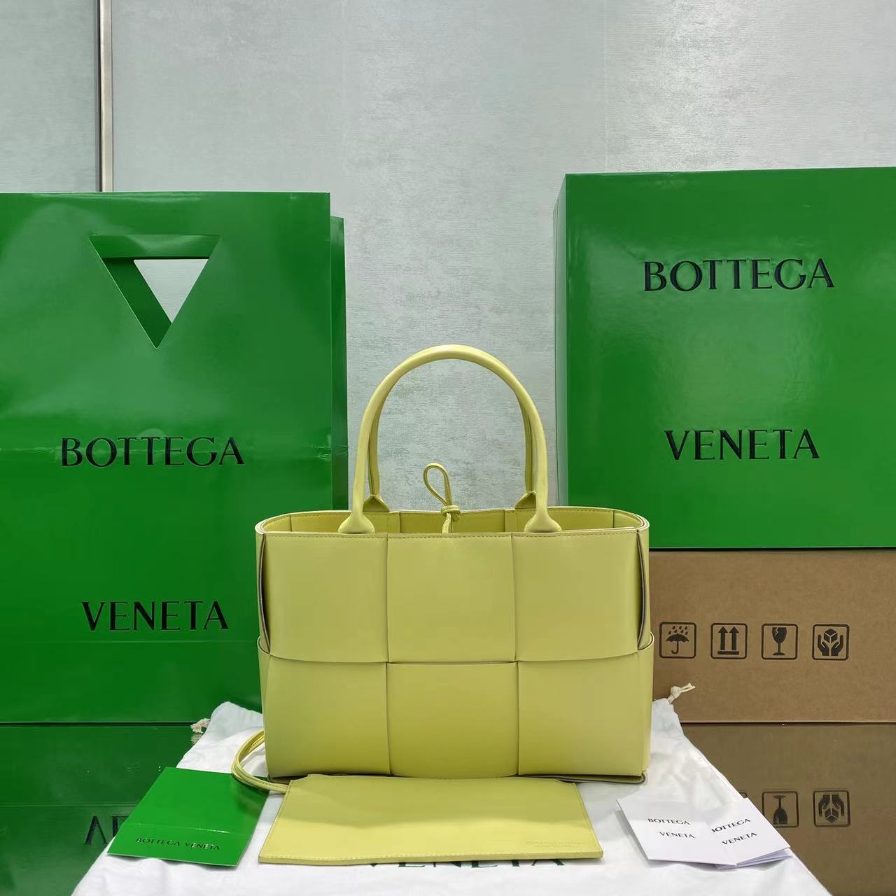 GLAMI Small Arco Tote Bag Yellow, For Women, Bags 14.2in/36cm
