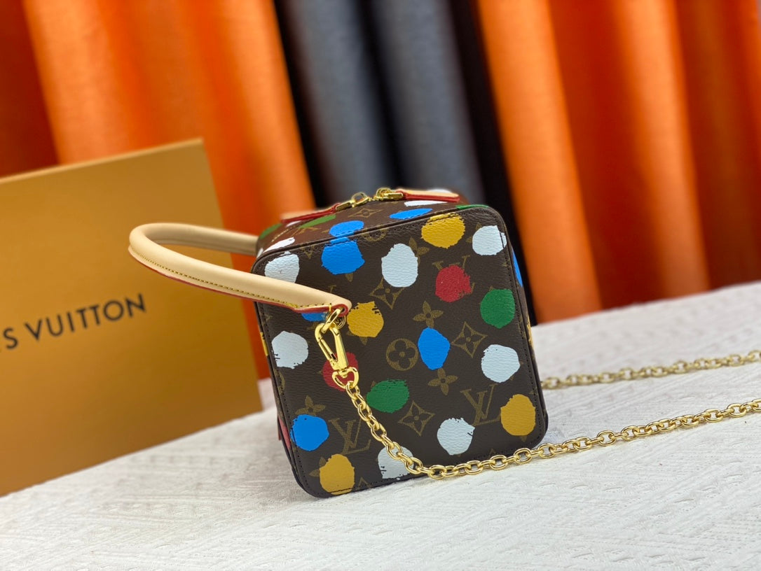 EN - New Arrival Bags LUV 679