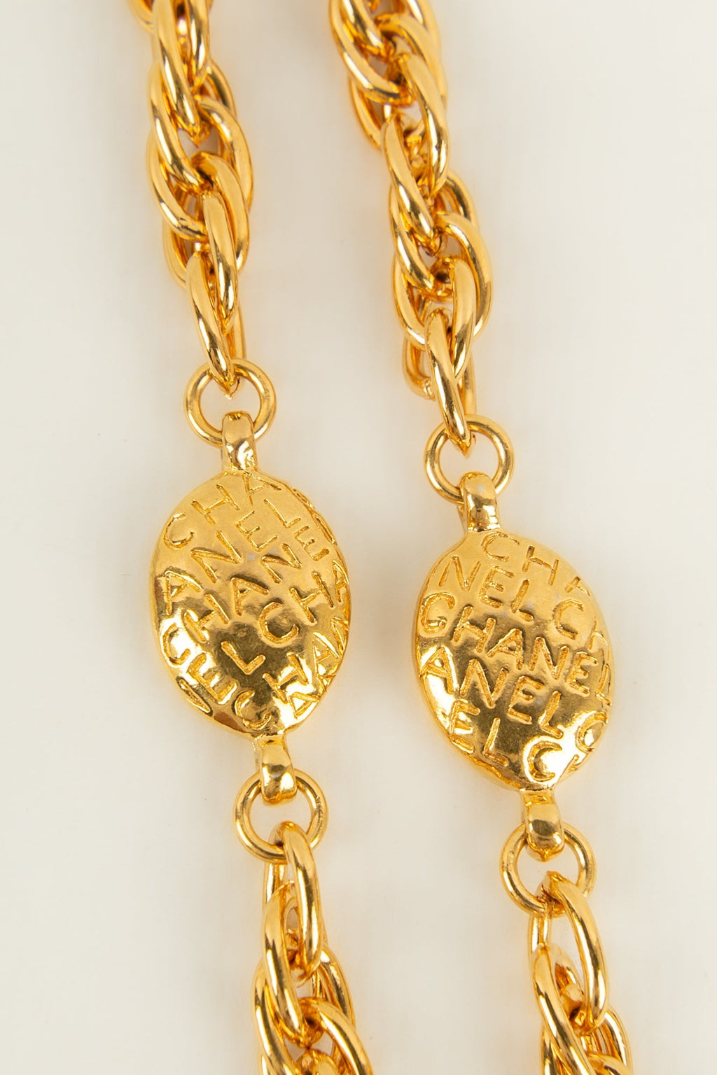 Collier / sautoir en mÃƒÆ’Ã‚Â©tal dorÃƒÆ’Ã‚Â© Chanel