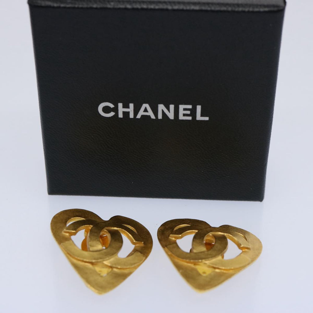 CHANEL heart Earring Gold Tone CC 60077A