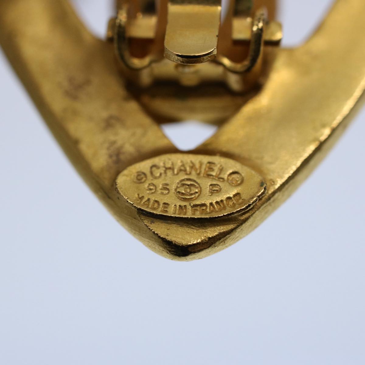 CHANEL heart Earring Gold Tone CC 60077A
