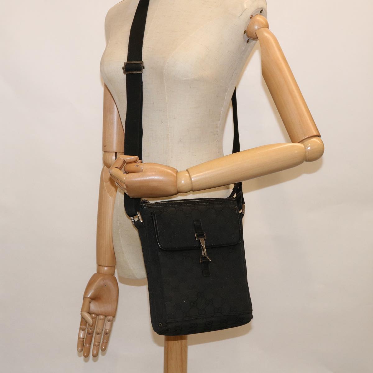 GUCCI GG Canvas Shoulder Bag Black 92646 60288