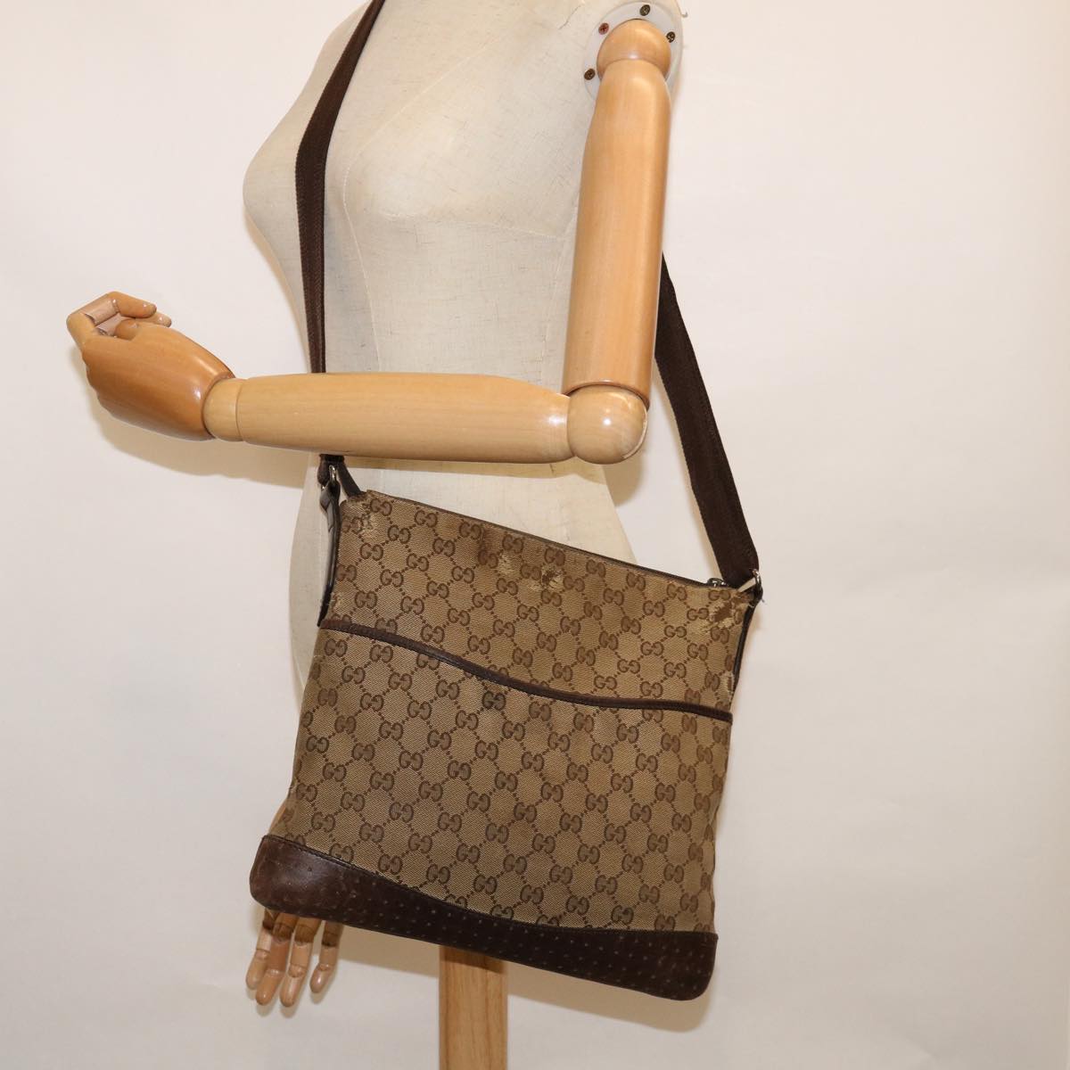 GUCCI GG Canvas Shoulder Bag Beige 145857 60387