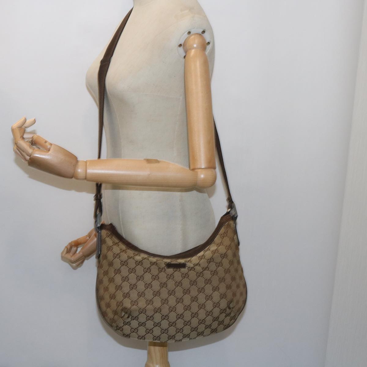 GUCCI GG Canvas Shoulder Bag Beige 181092 60607