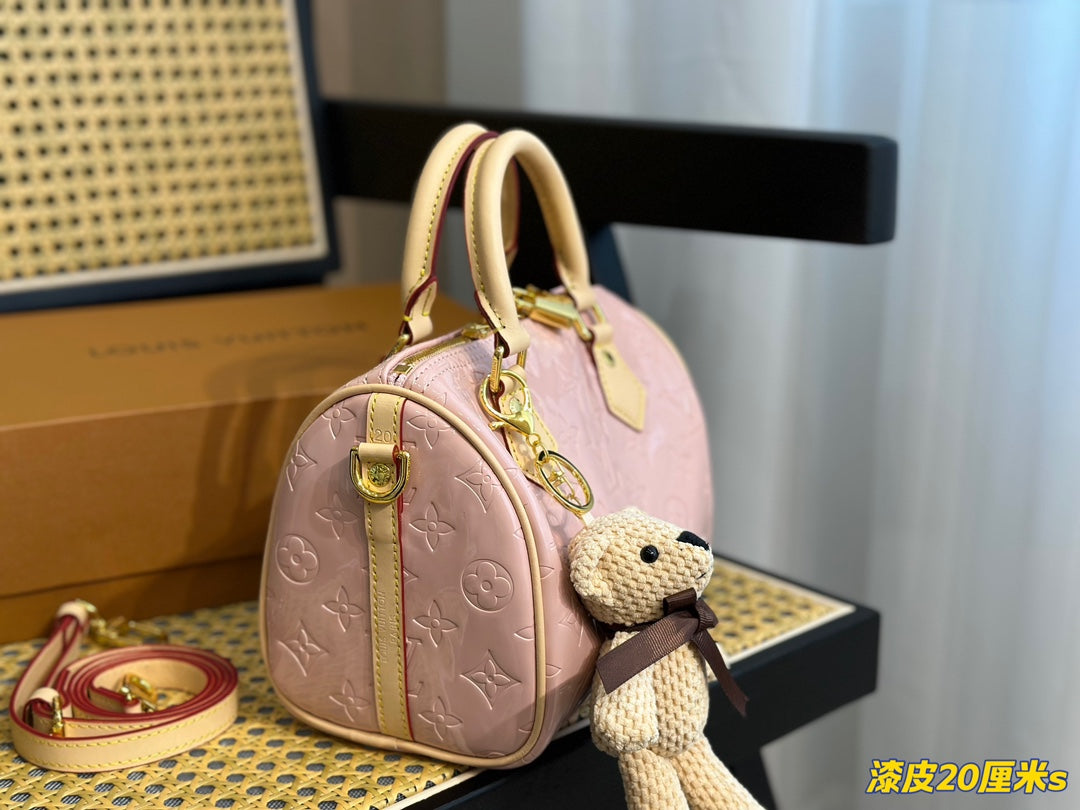 EN - Luxury Bags LUV 737