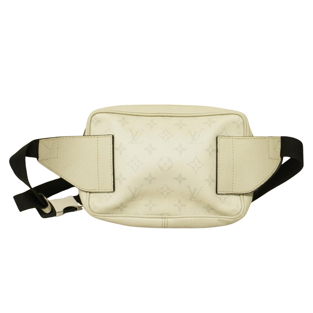 Louis Vuitton Outdoor  Leather Clutch Bag ()
