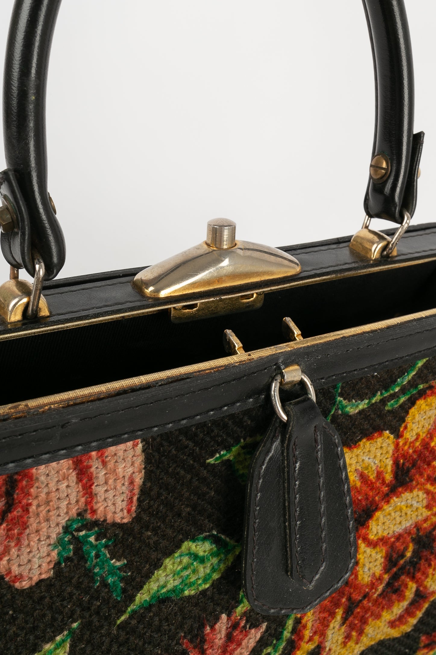 Sac en cuir et canevas