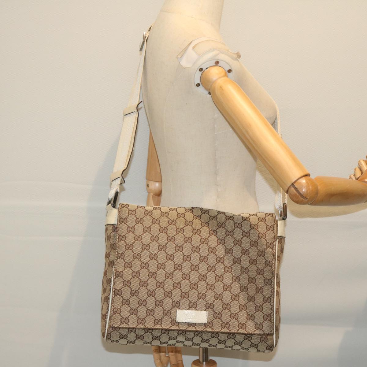 GUCCI GG Canvas Shoulder Bag Beige 146236 61032