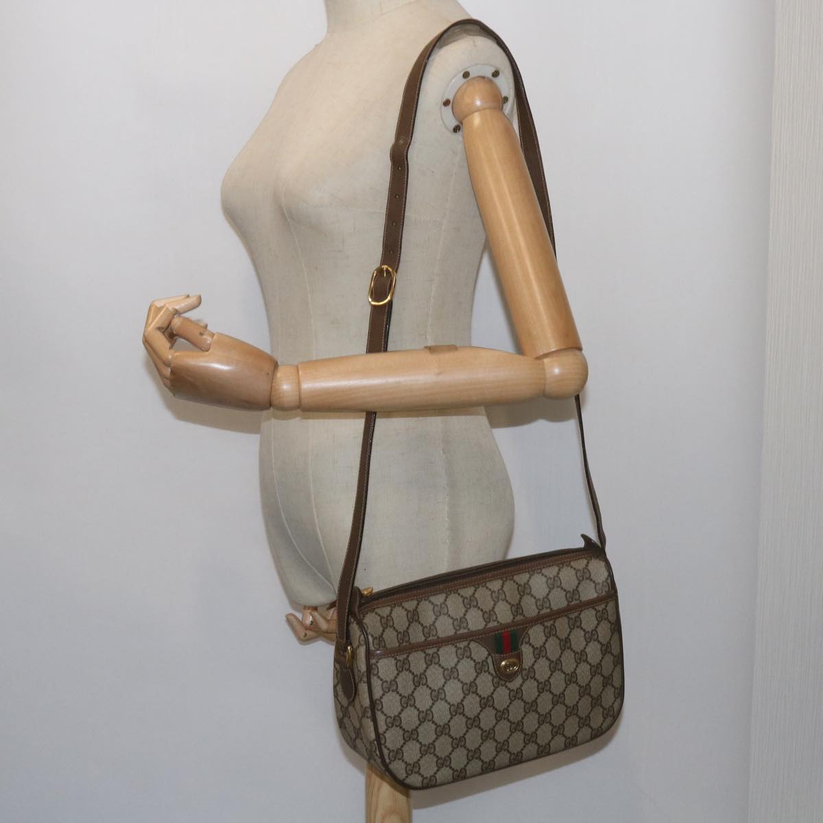 GUCCI GG Supreme Web Sherry Line Shoulder Bag Beige Red 89 02 077 61063